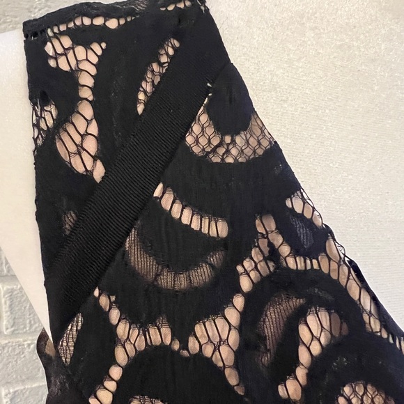 EUC VENUS black lace overlay dress with front zipper. Size 6. - Picture 4 of 8